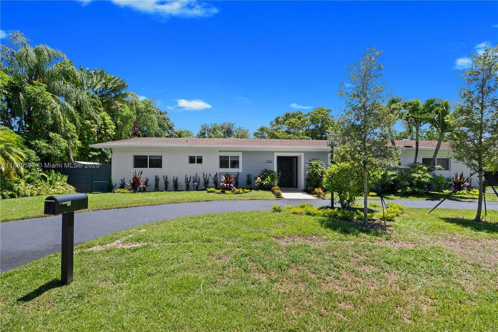 Small Image of 7550 SOUTH WEST 127TH ST, Pinecrest Number 6