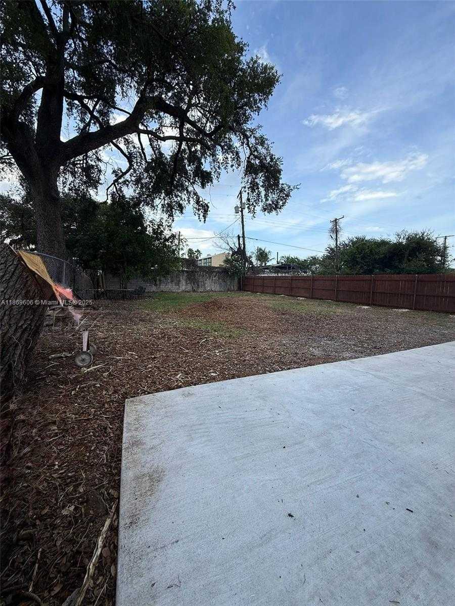 Small Image of 235 NORTH WEST 53RD ST, Miami Number 19