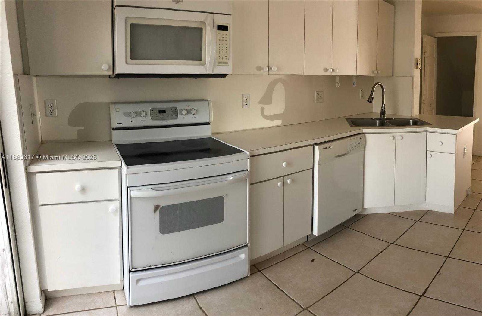 Small Image of 5795 NORTH WEST 109TH AVE #4, Doral Number 4