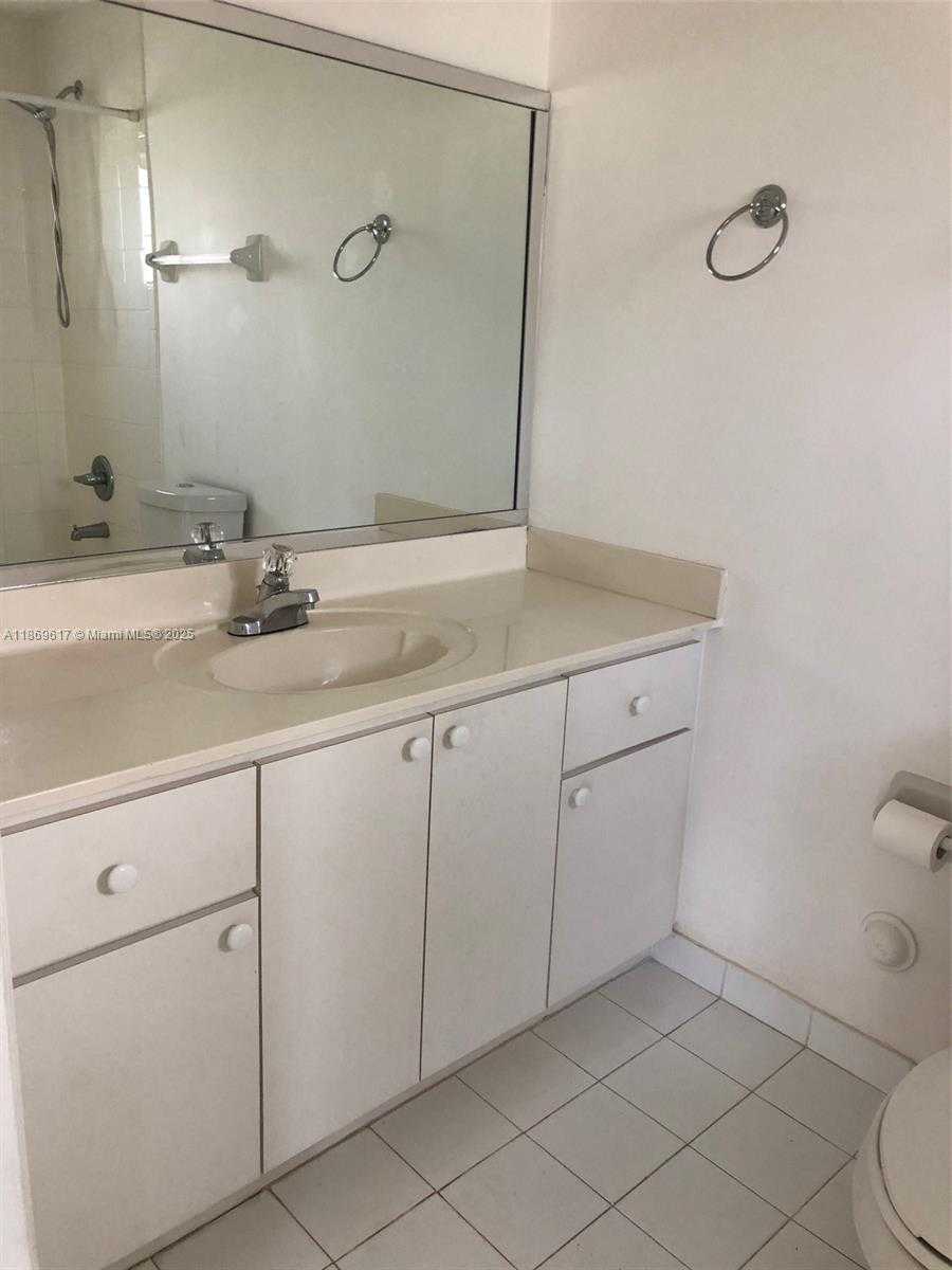 Small Image of 5795 NORTH WEST 109TH AVE #4, Doral Number 7