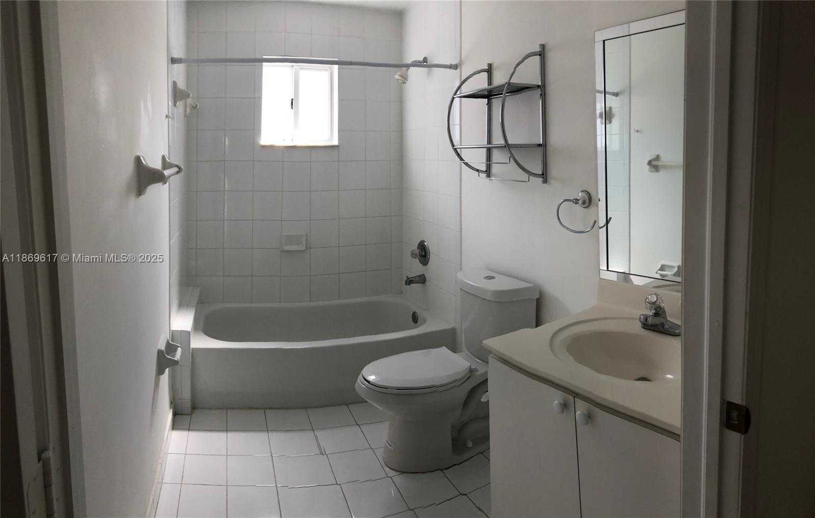 Small Image of 5795 NORTH WEST 109TH AVE #4, Doral Number 9