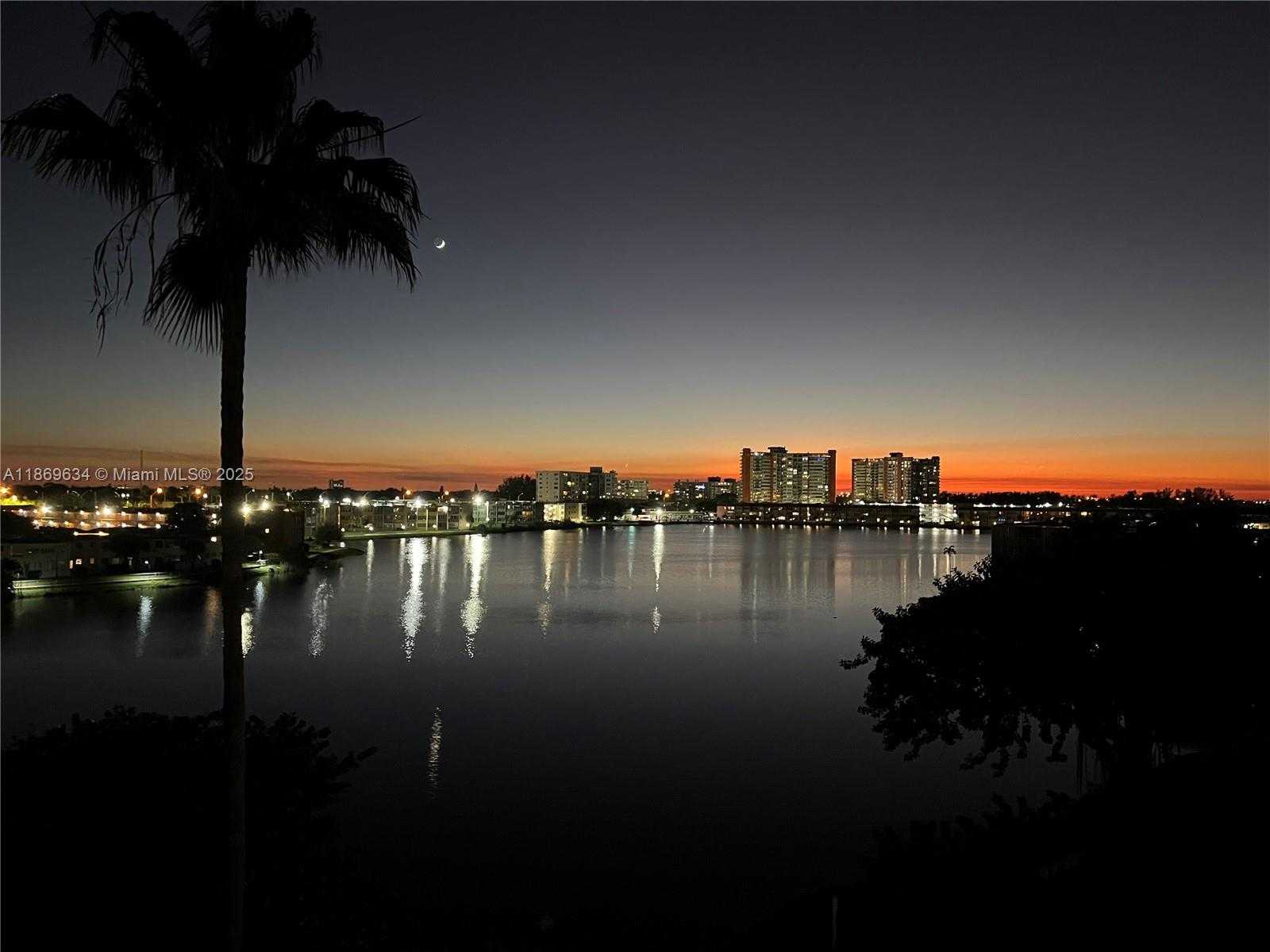 Small Image of 1750 NE 191st St, Miami, FL 33179, USA Number 10