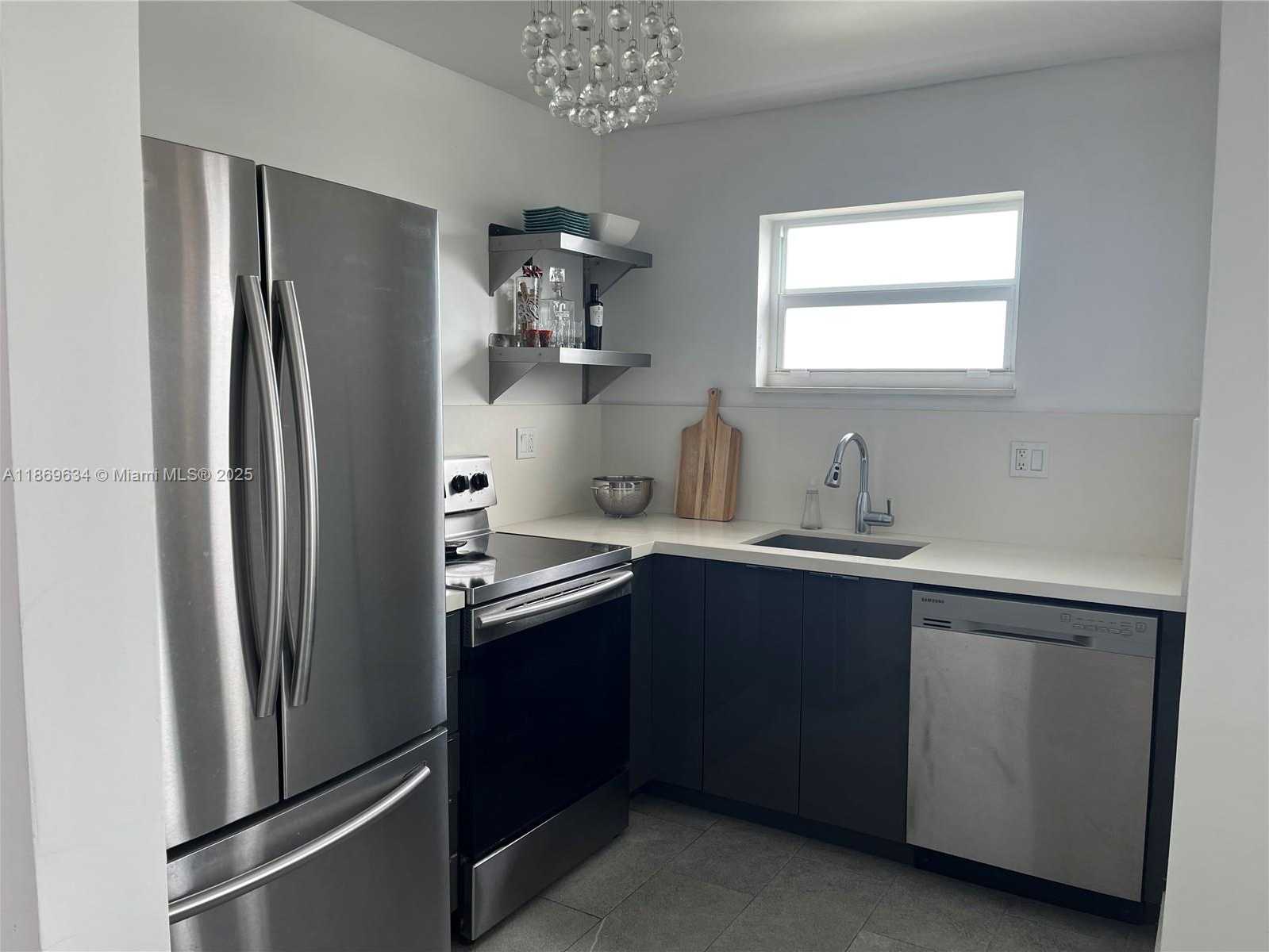 Small Image of 1750 NE 191st St, Miami, FL 33179, USA Number 2