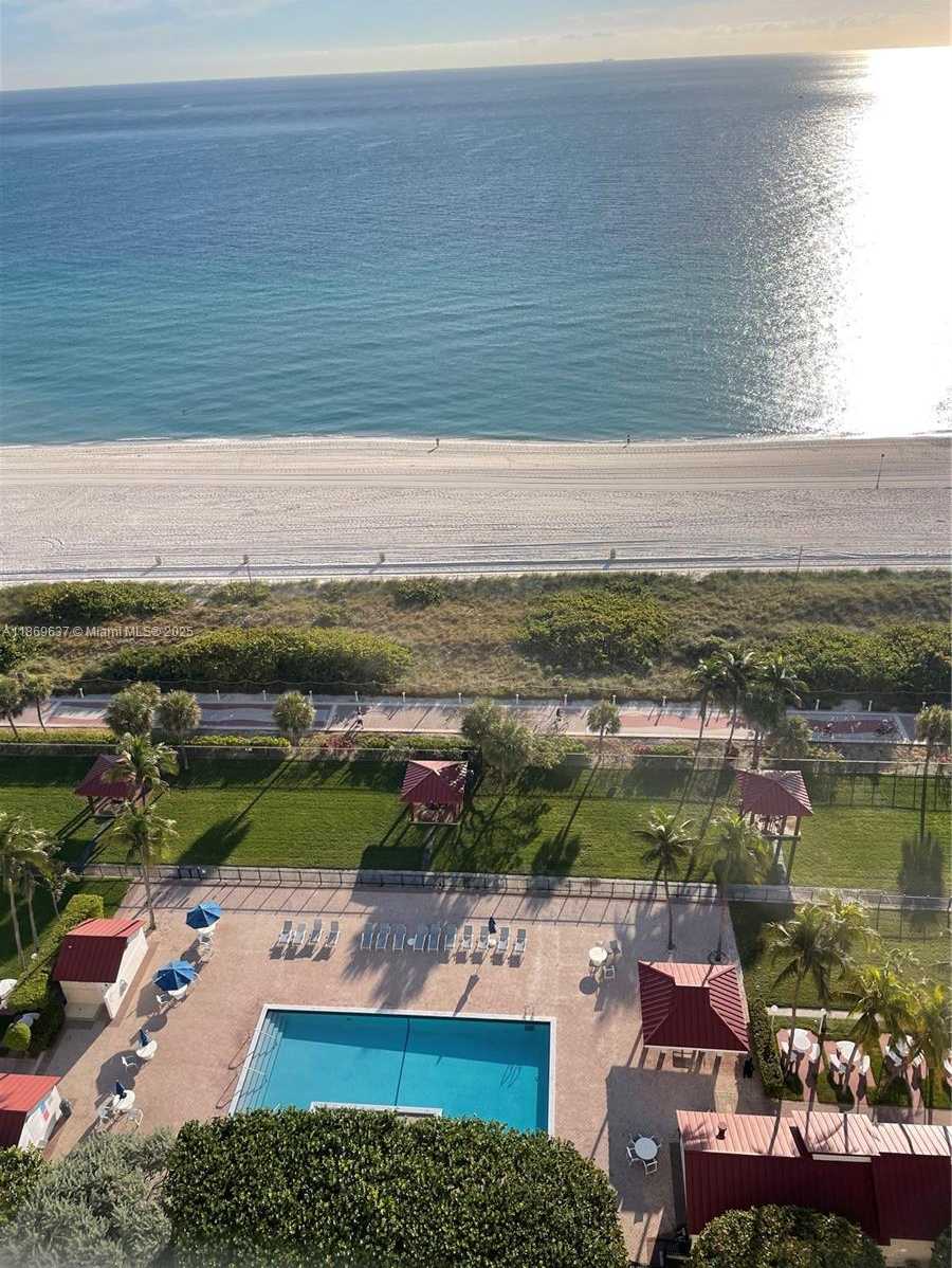 Small Image of 2555 COLLINS AVE #1804, Miami Beach Number 21