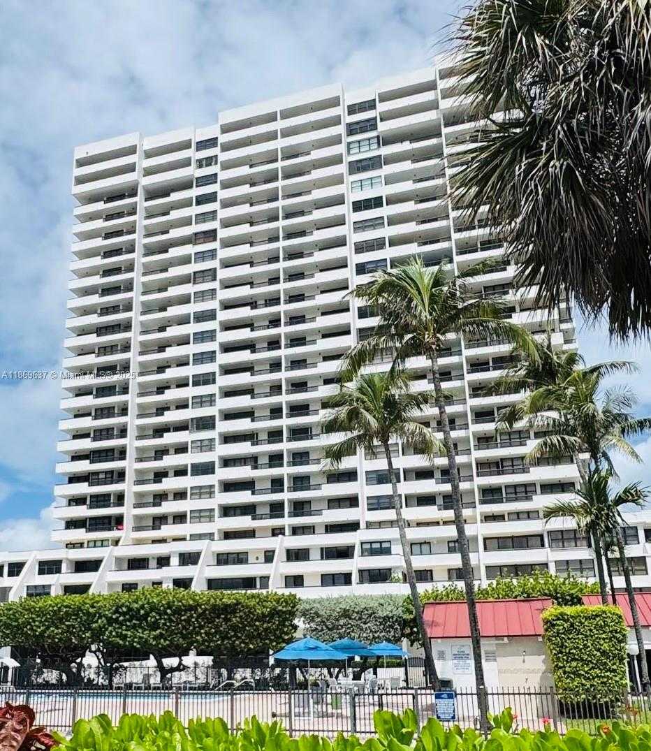 Small Image of 2555 COLLINS AVE #1804, Miami Beach Number 24