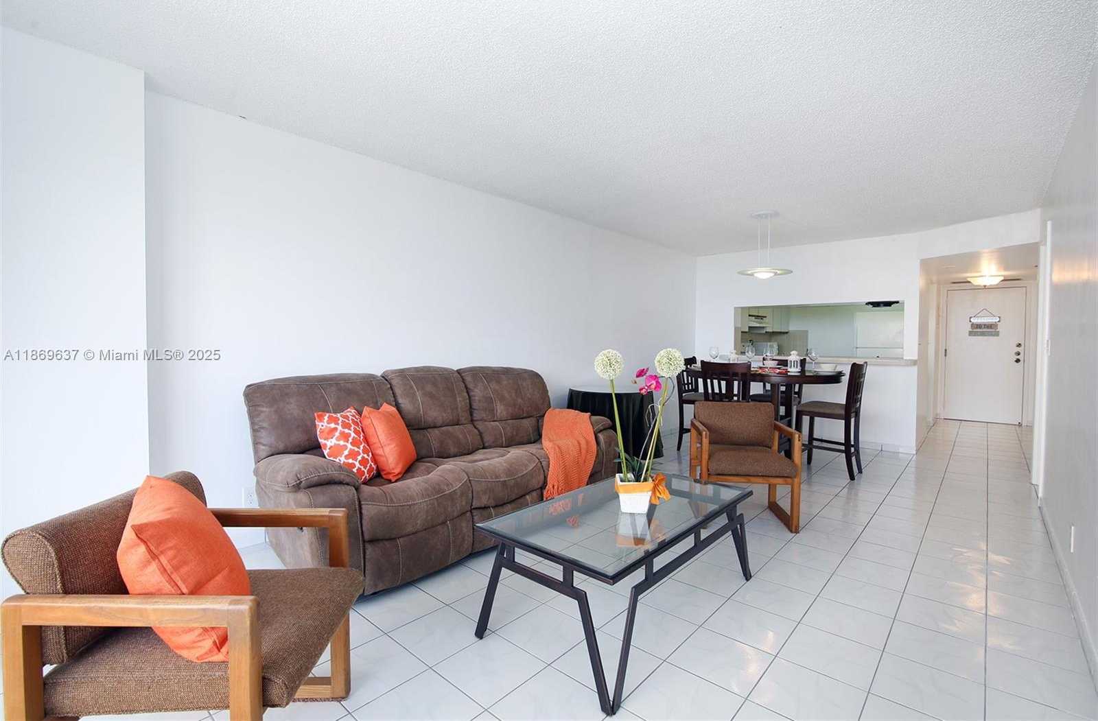 Small Image of 2555 COLLINS AVE #1804, Miami Beach Number 3