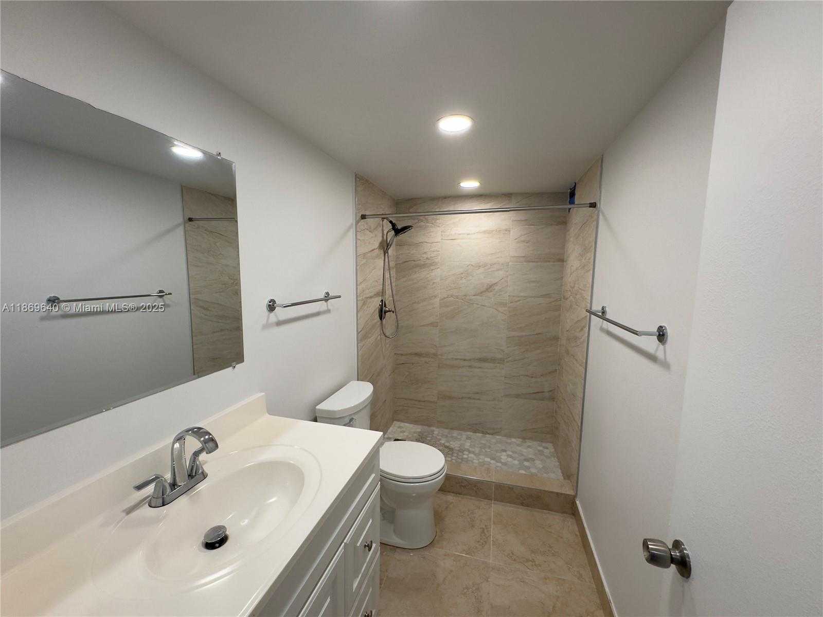 Small Image of 2500 PARKVIEW DR #1909, Hallandale Beach Number 10