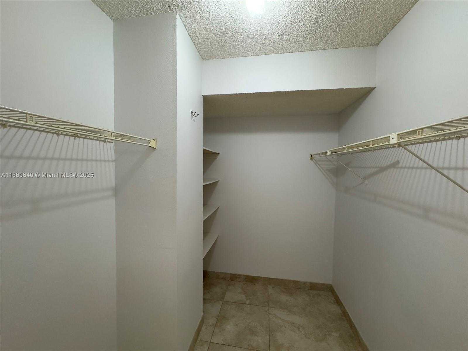 Small Image of 2500 PARKVIEW DR #1909, Hallandale Beach Number 11
