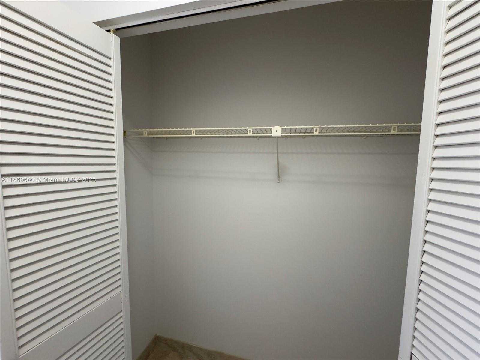Small Image of 2500 PARKVIEW DR #1909, Hallandale Beach Number 12