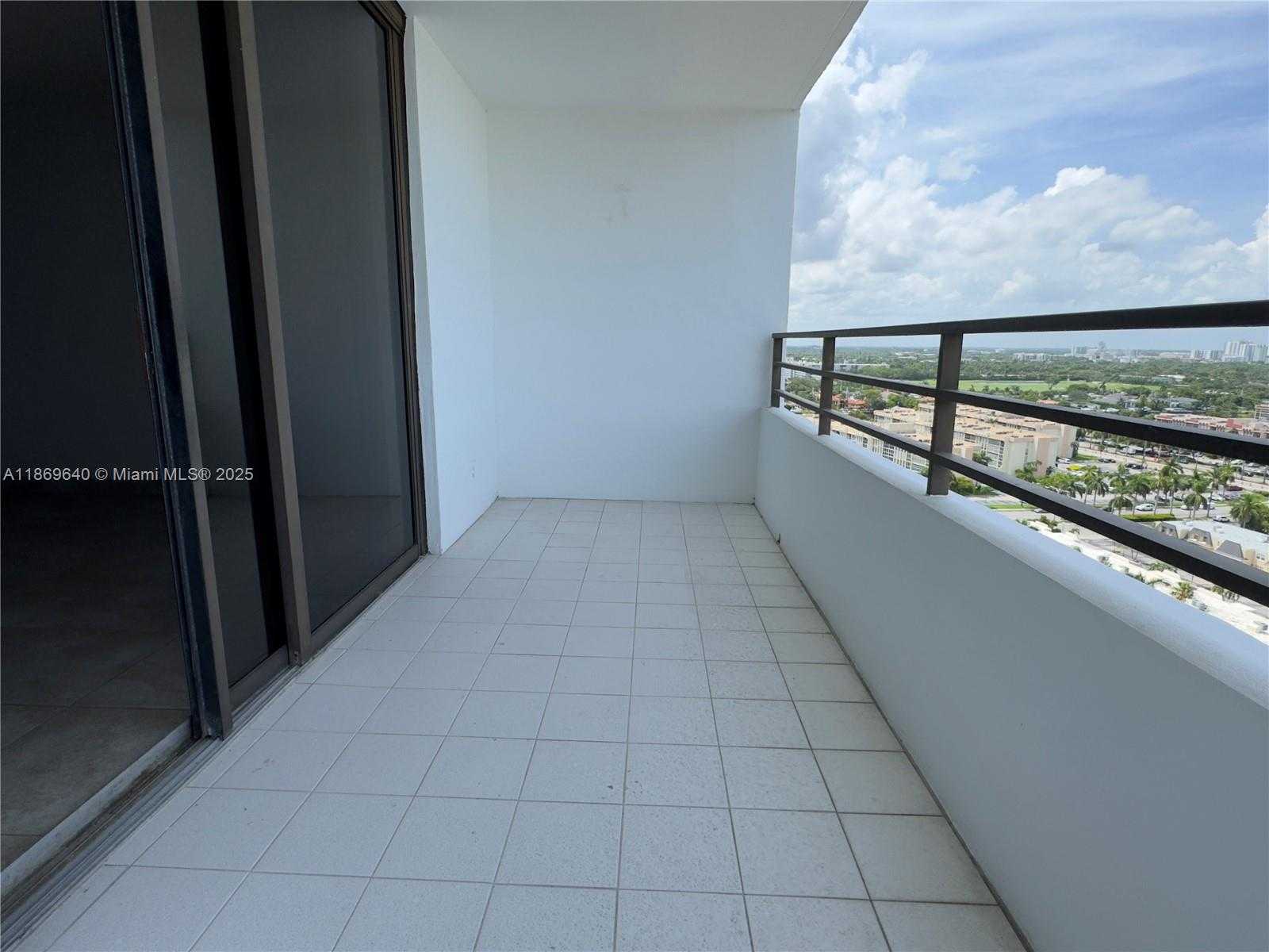 Small Image of 2500 PARKVIEW DR #1909, Hallandale Beach Number 13