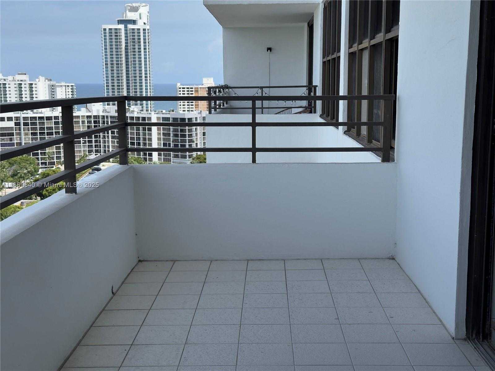 Small Image of 2500 PARKVIEW DR #1909, Hallandale Beach Number 14