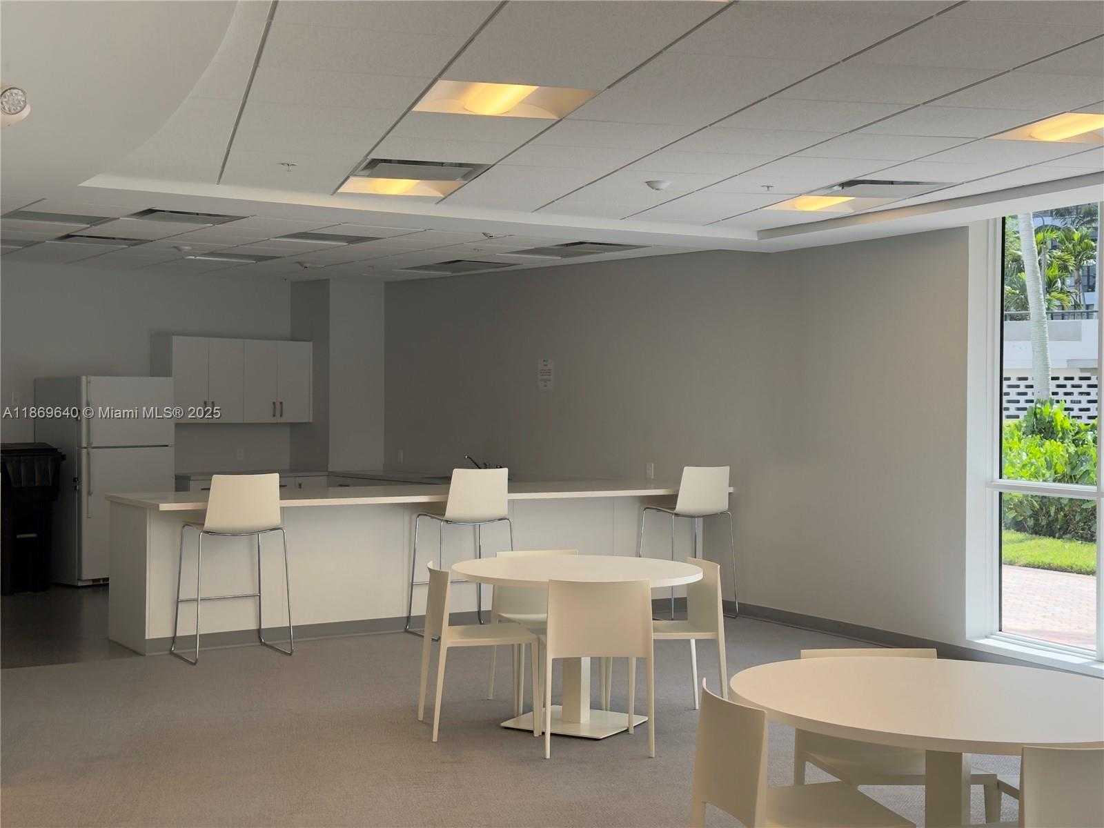 Small Image of 2500 PARKVIEW DR #1909, Hallandale Beach Number 24