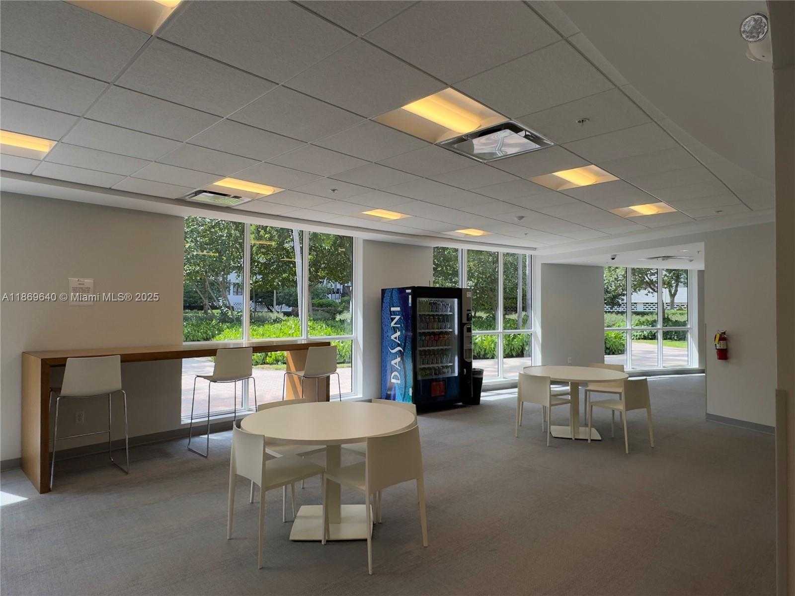 Small Image of 2500 PARKVIEW DR #1909, Hallandale Beach Number 25