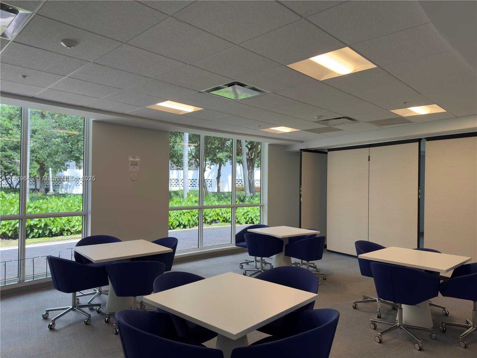 Small Image of 2500 PARKVIEW DR #1909, Hallandale Beach Number 26