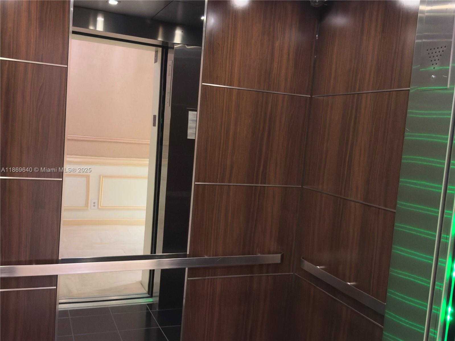 Small Image of 2500 PARKVIEW DR #1909, Hallandale Beach Number 29