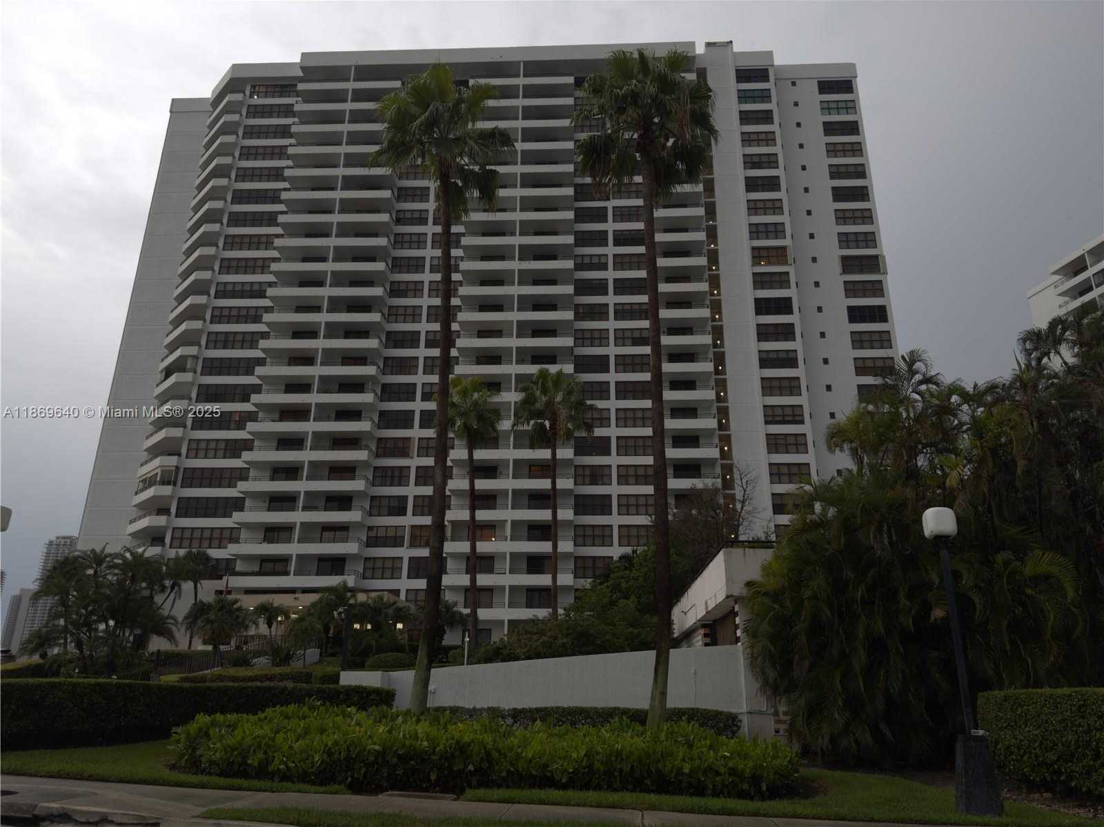 Small Image of 2500 PARKVIEW DR #1909, Hallandale Beach Number 33