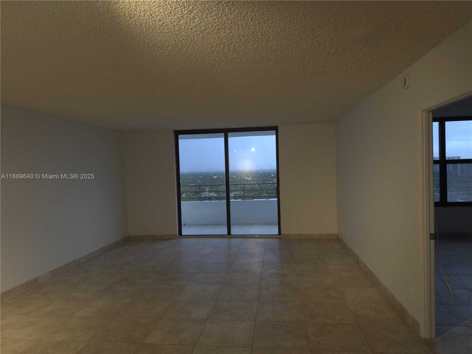 Small Image of 2500 PARKVIEW DR #1909, Hallandale Beach Number 5