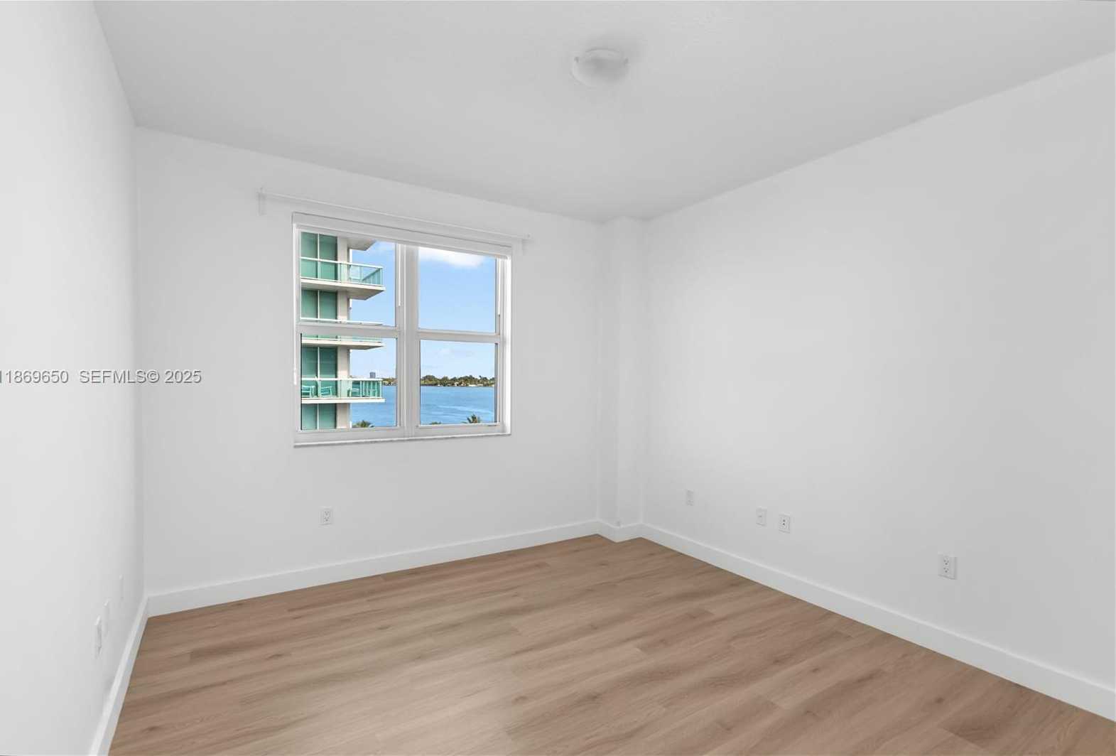 Small Image of 7900 HARBOR ISLAND DR #712, North Bay Village Number 18