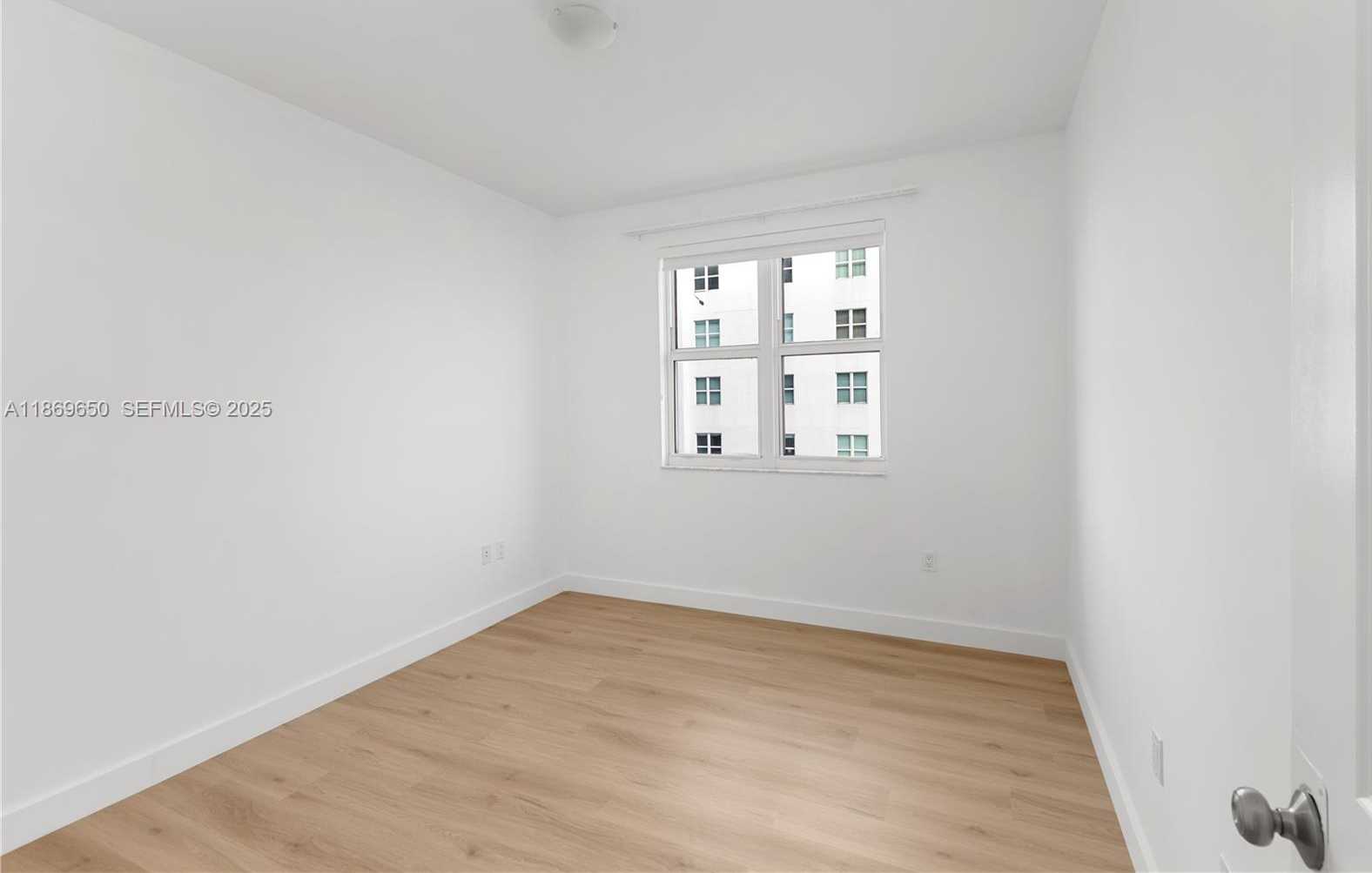 Small Image of 7900 HARBOR ISLAND DR #712, North Bay Village Number 22