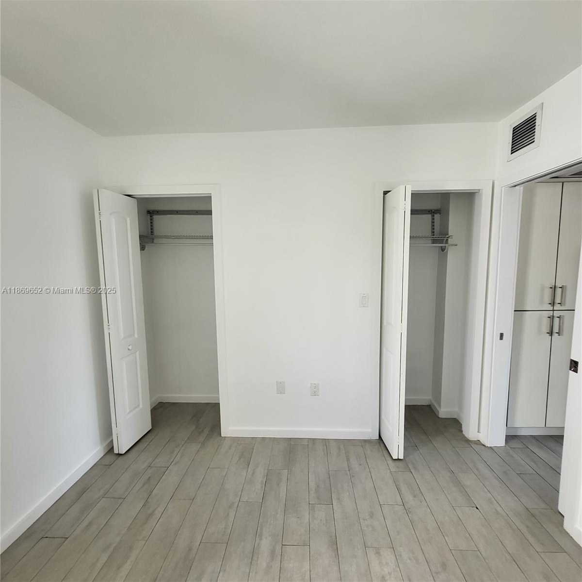 Small Image of 1601 MERIDIAN AVE #209, Miami Beach Number 10