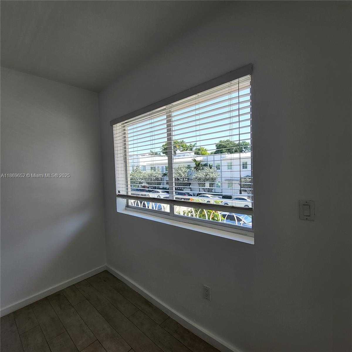 Small Image of 1601 MERIDIAN AVE #209, Miami Beach Number 11