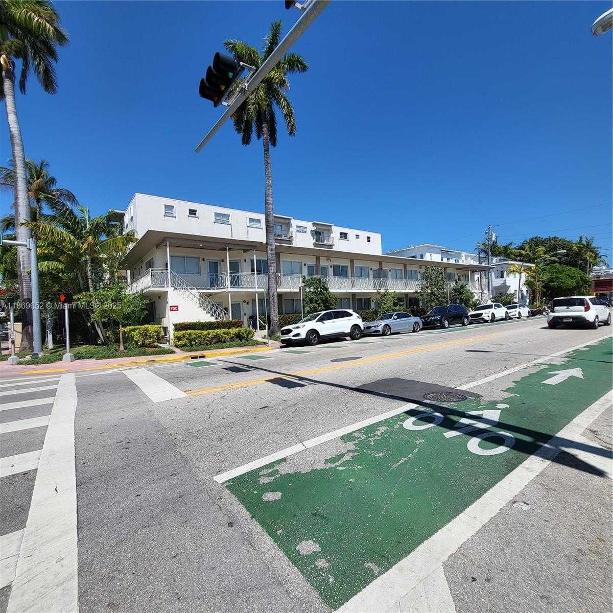 Small Image of 1601 MERIDIAN AVE #209, Miami Beach Number 15