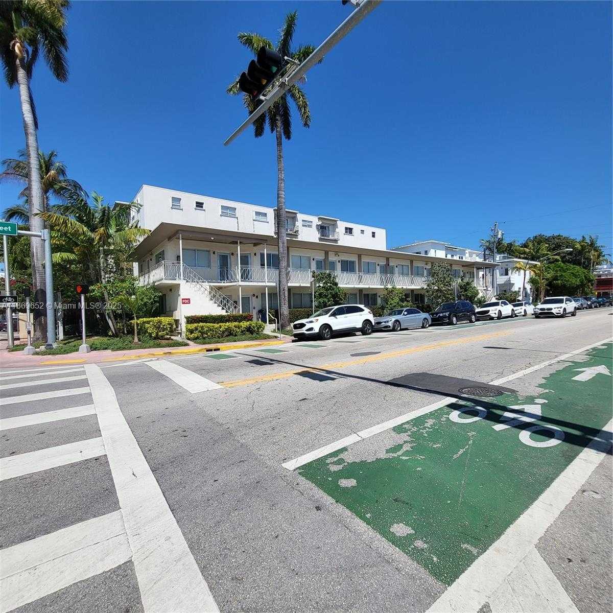Small Image of 1601 MERIDIAN AVE #209, Miami Beach Number 16