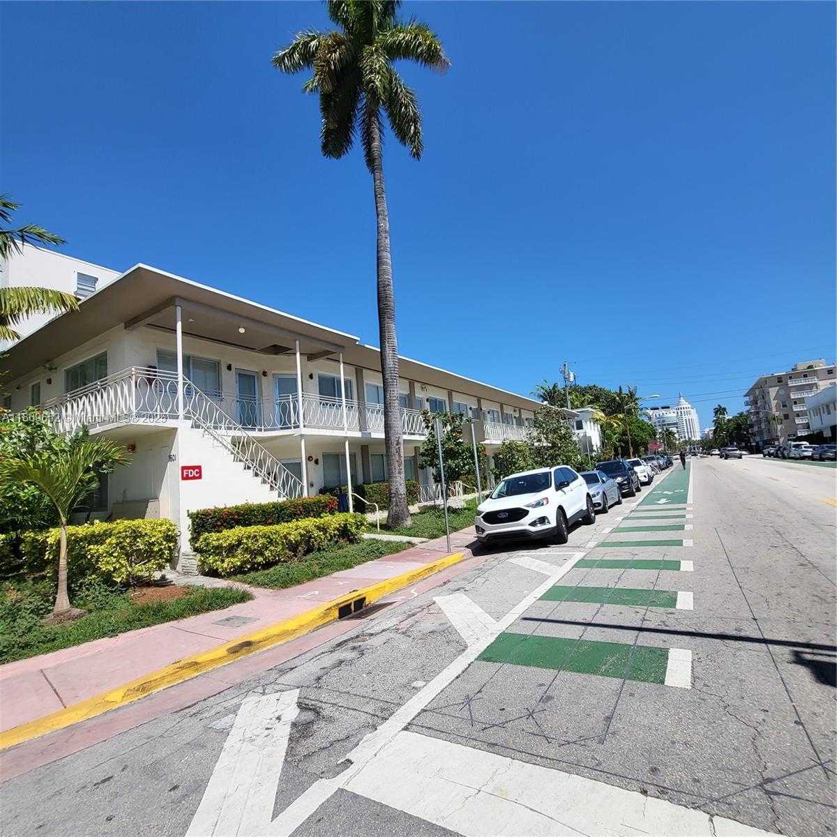 Small Image of 1601 MERIDIAN AVE #209, Miami Beach Number 17