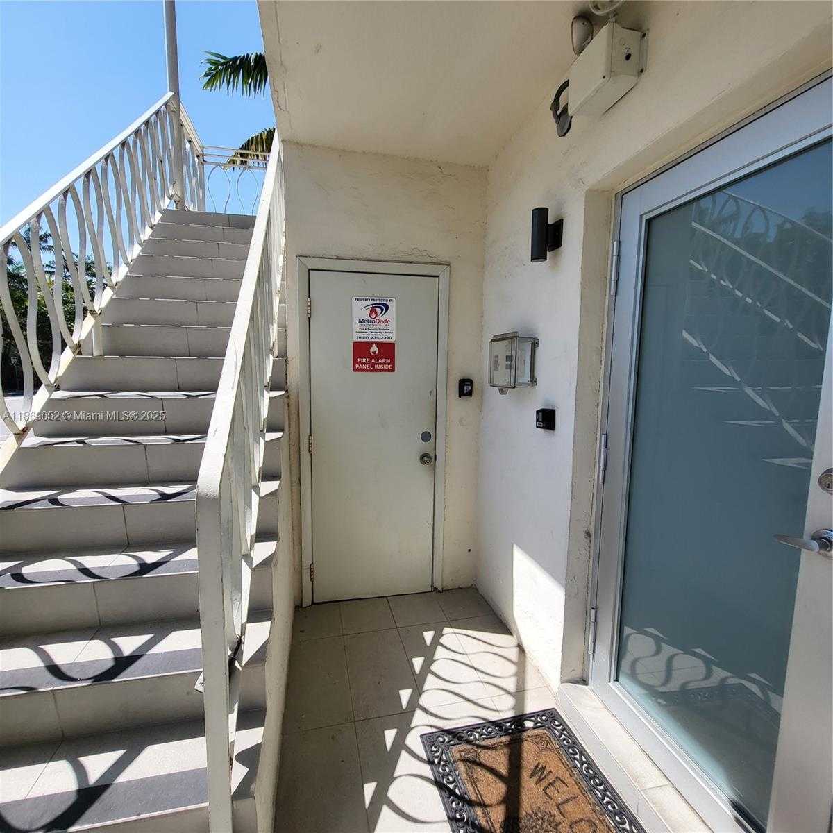 Small Image of 1601 MERIDIAN AVE #209, Miami Beach Number 18