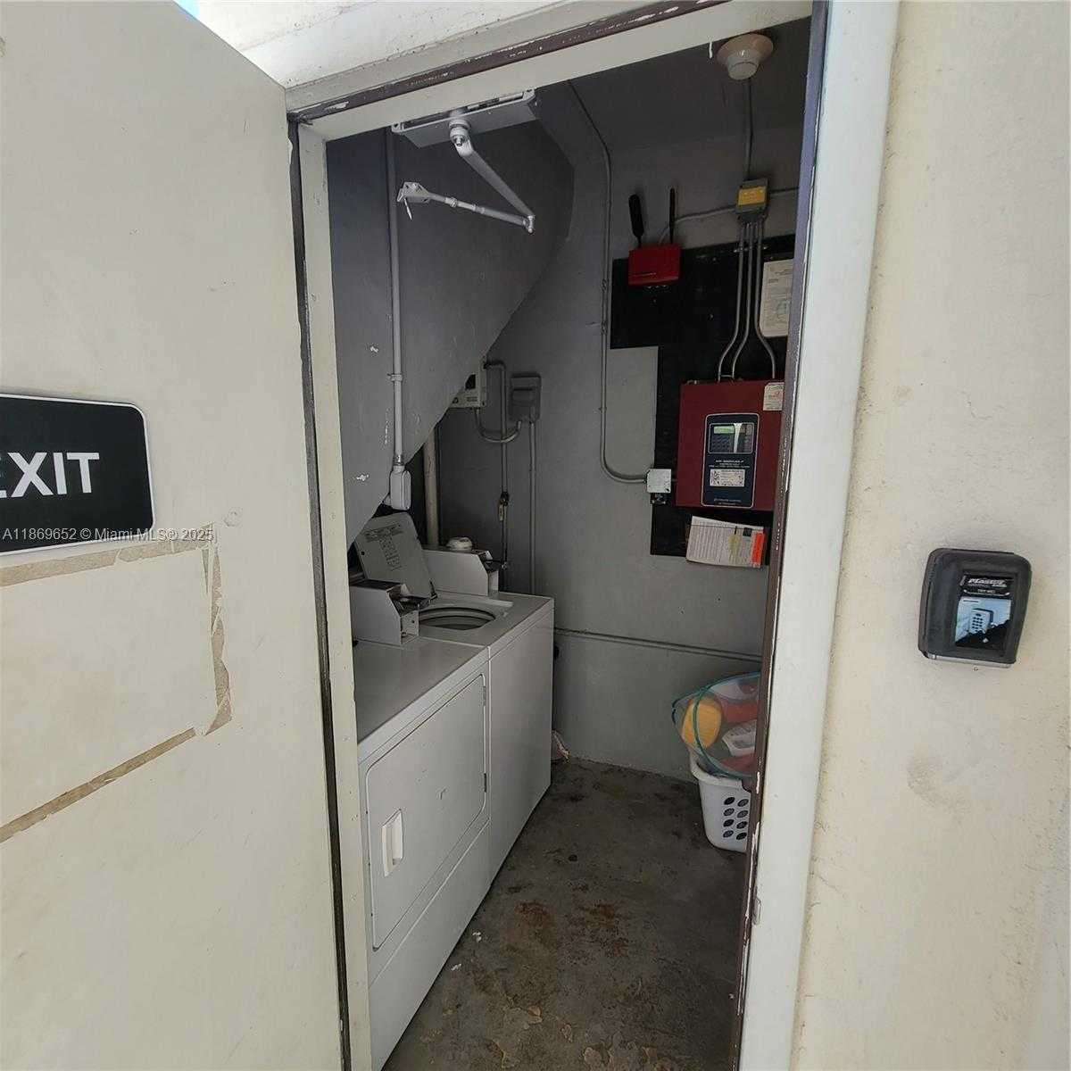 Small Image of 1601 MERIDIAN AVE #209, Miami Beach Number 19