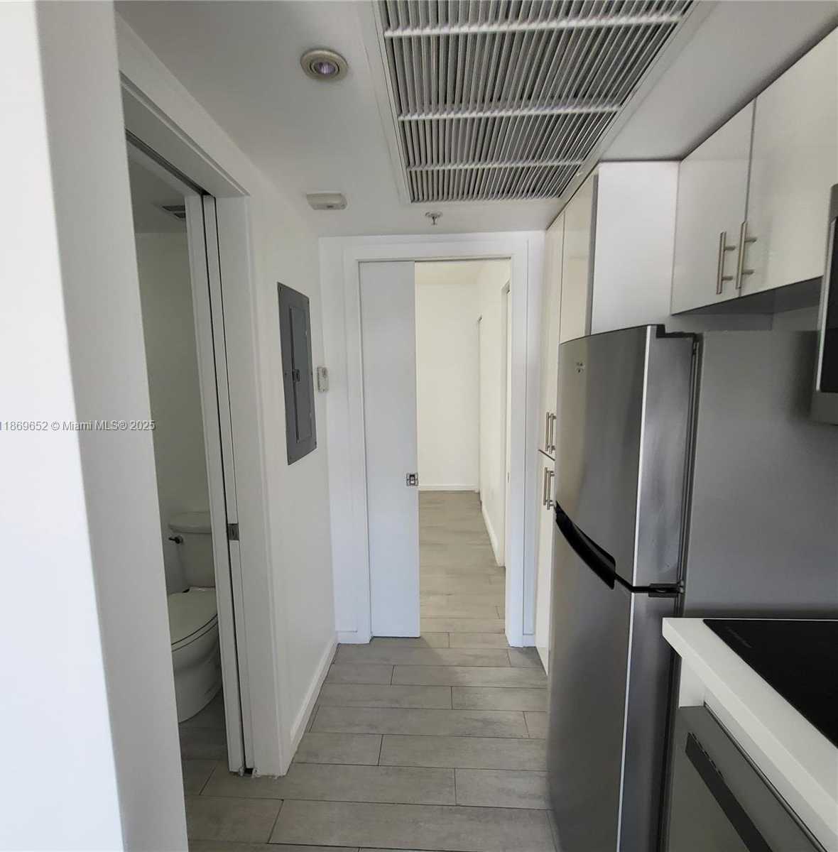 Small Image of 1601 MERIDIAN AVE #209, Miami Beach Number 4