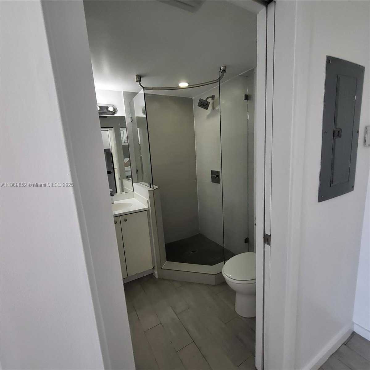 Small Image of 1601 MERIDIAN AVE #209, Miami Beach Number 5