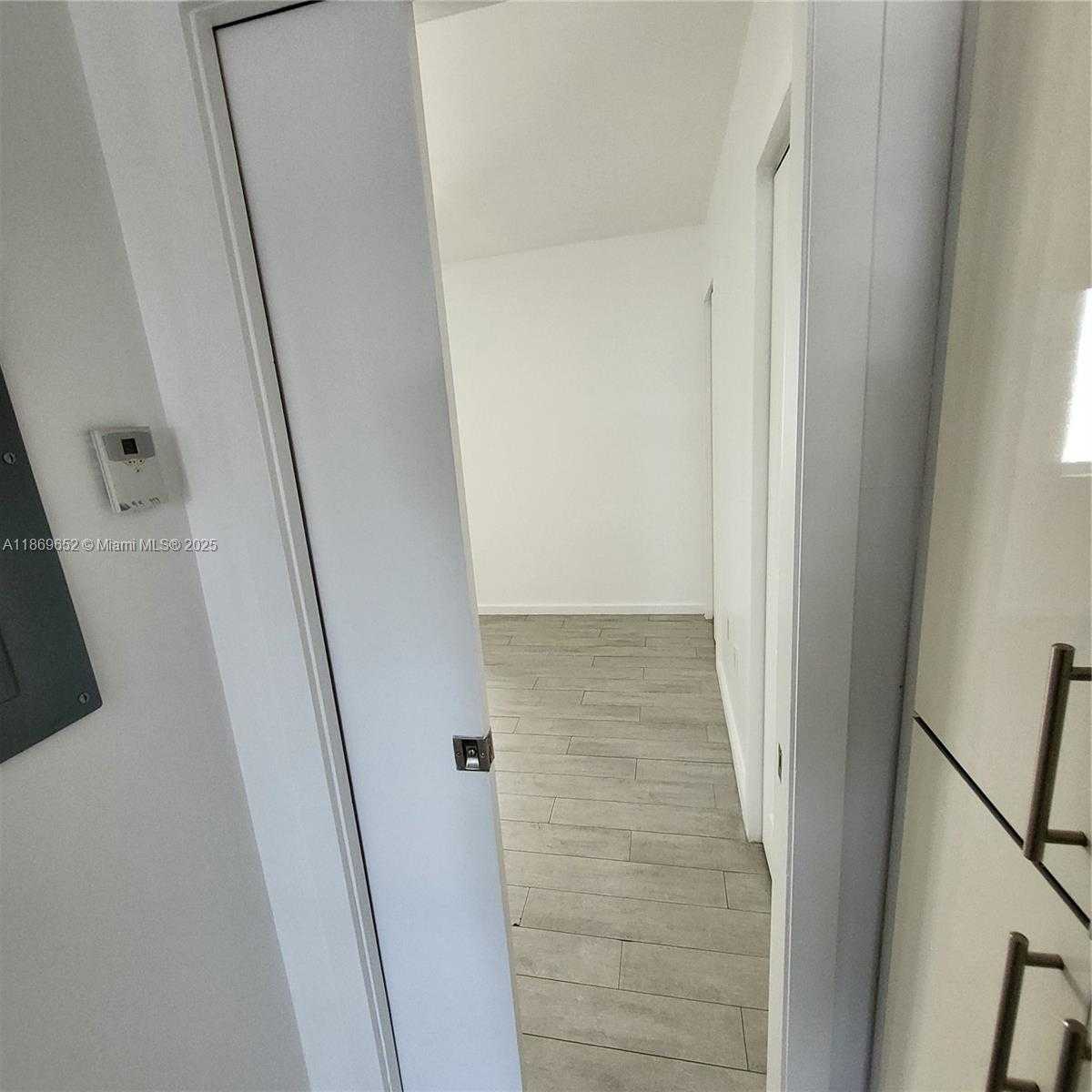 Small Image of 1601 MERIDIAN AVE #209, Miami Beach Number 7