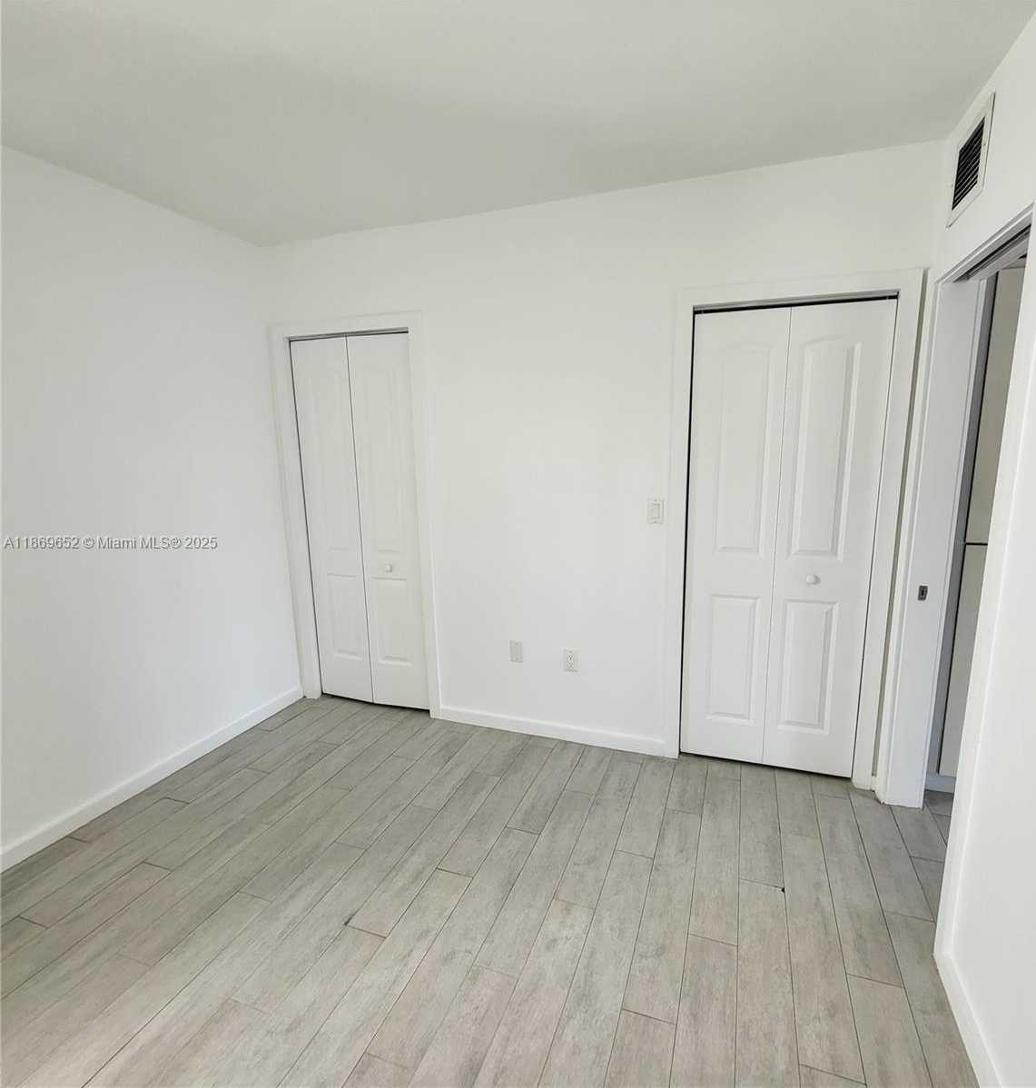 Small Image of 1601 MERIDIAN AVE #209, Miami Beach Number 9
