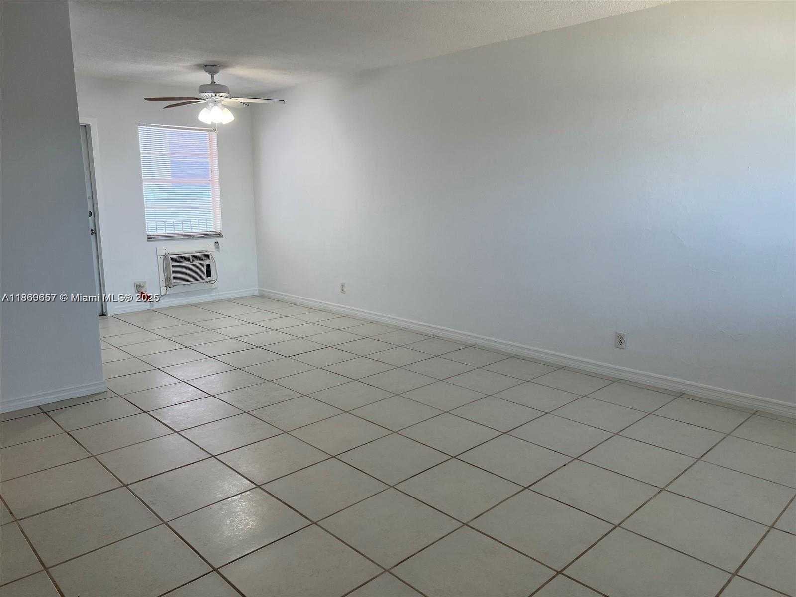 Small Image of 5300 HOLLYWOOD #10, Hollywood Number 7