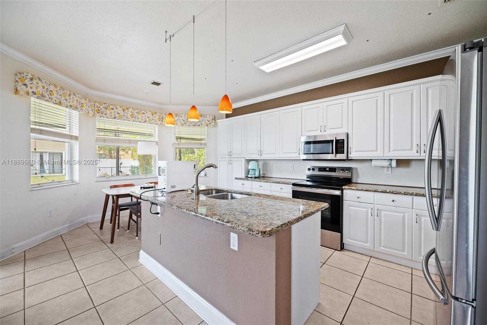 Small Image of 15376 NORTH WEST 14TH MNR, Pembroke Pines Number 14