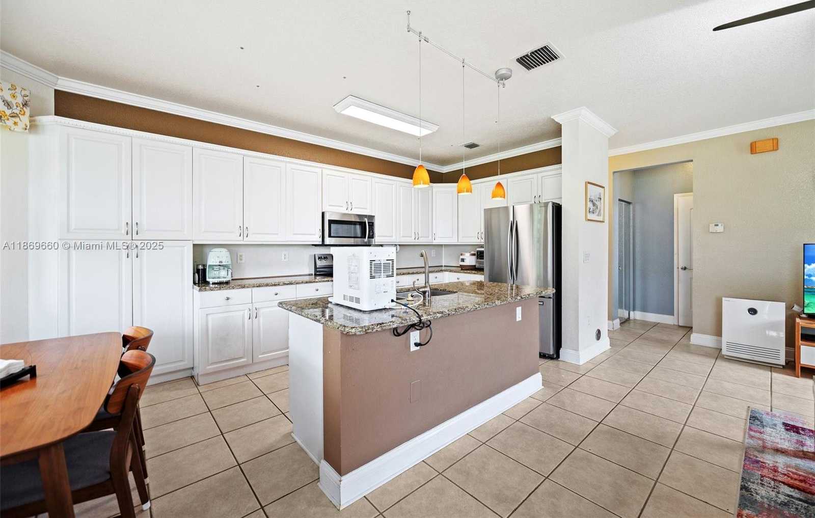 Small Image of 15376 NORTH WEST 14TH MNR, Pembroke Pines Number 17