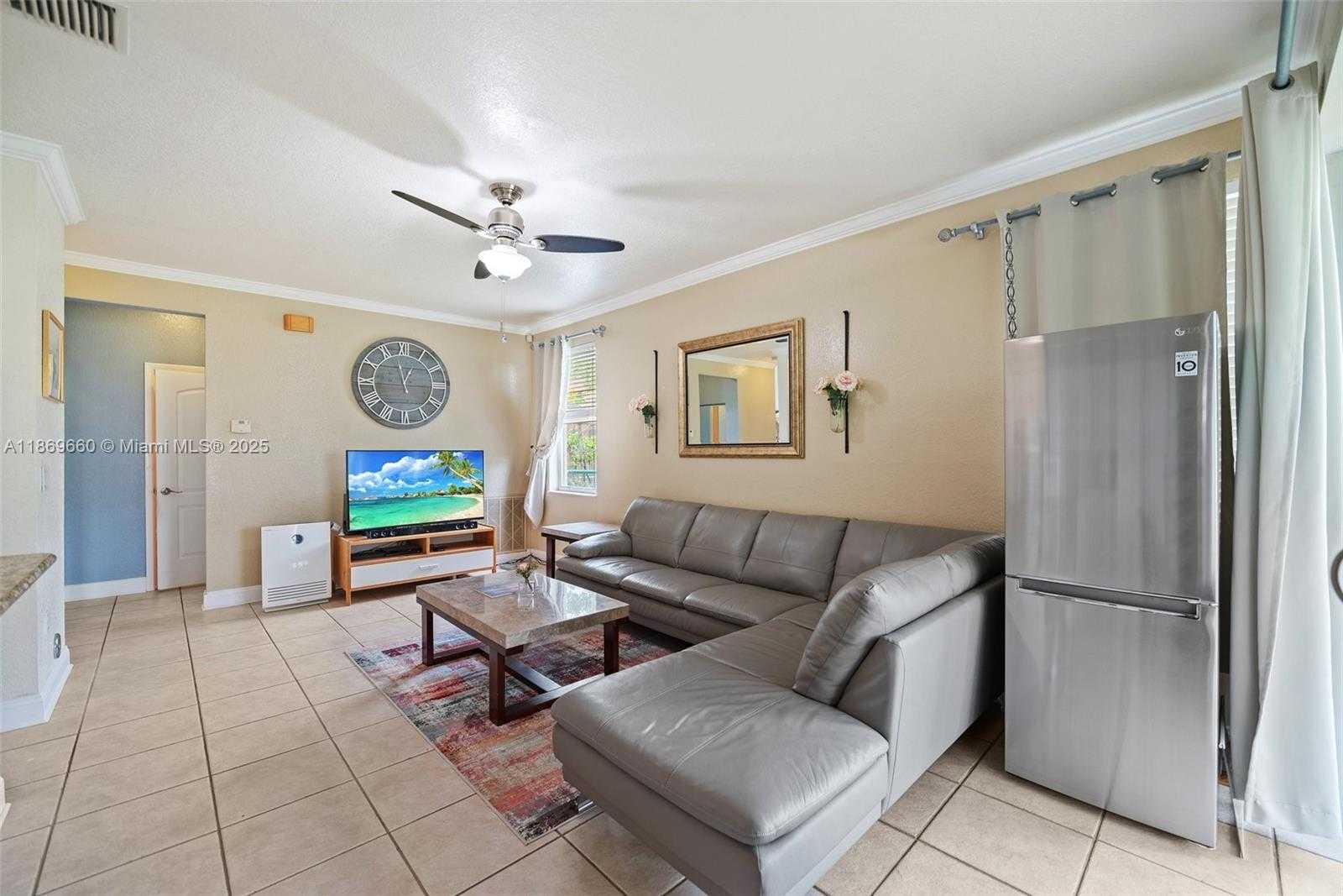 Small Image of 15376 NORTH WEST 14TH MNR, Pembroke Pines Number 18
