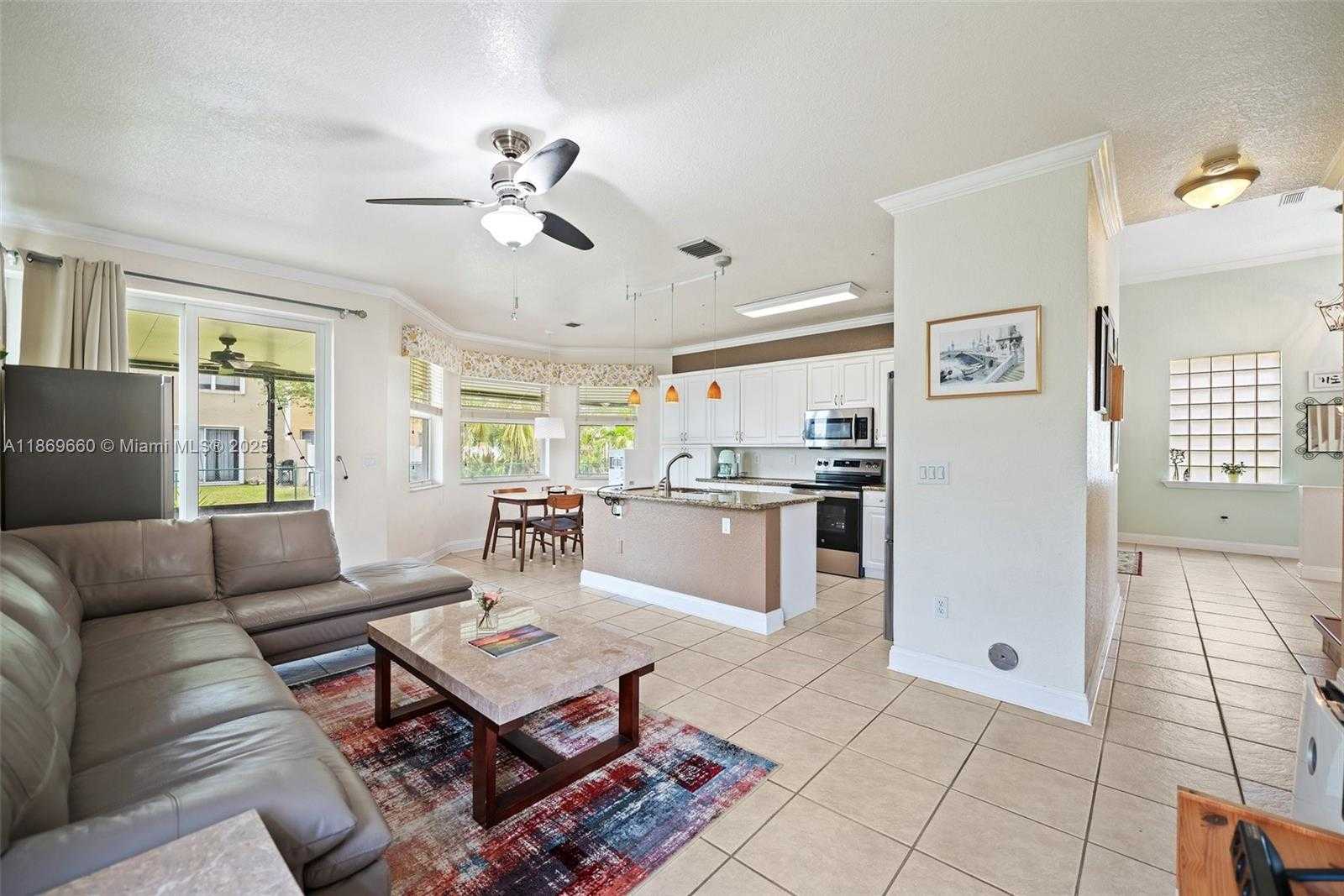 Small Image of 15376 NORTH WEST 14TH MNR, Pembroke Pines Number 19
