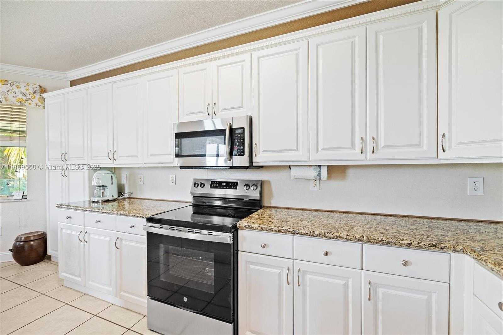 Small Image of 15376 NORTH WEST 14TH MNR, Pembroke Pines Number 20