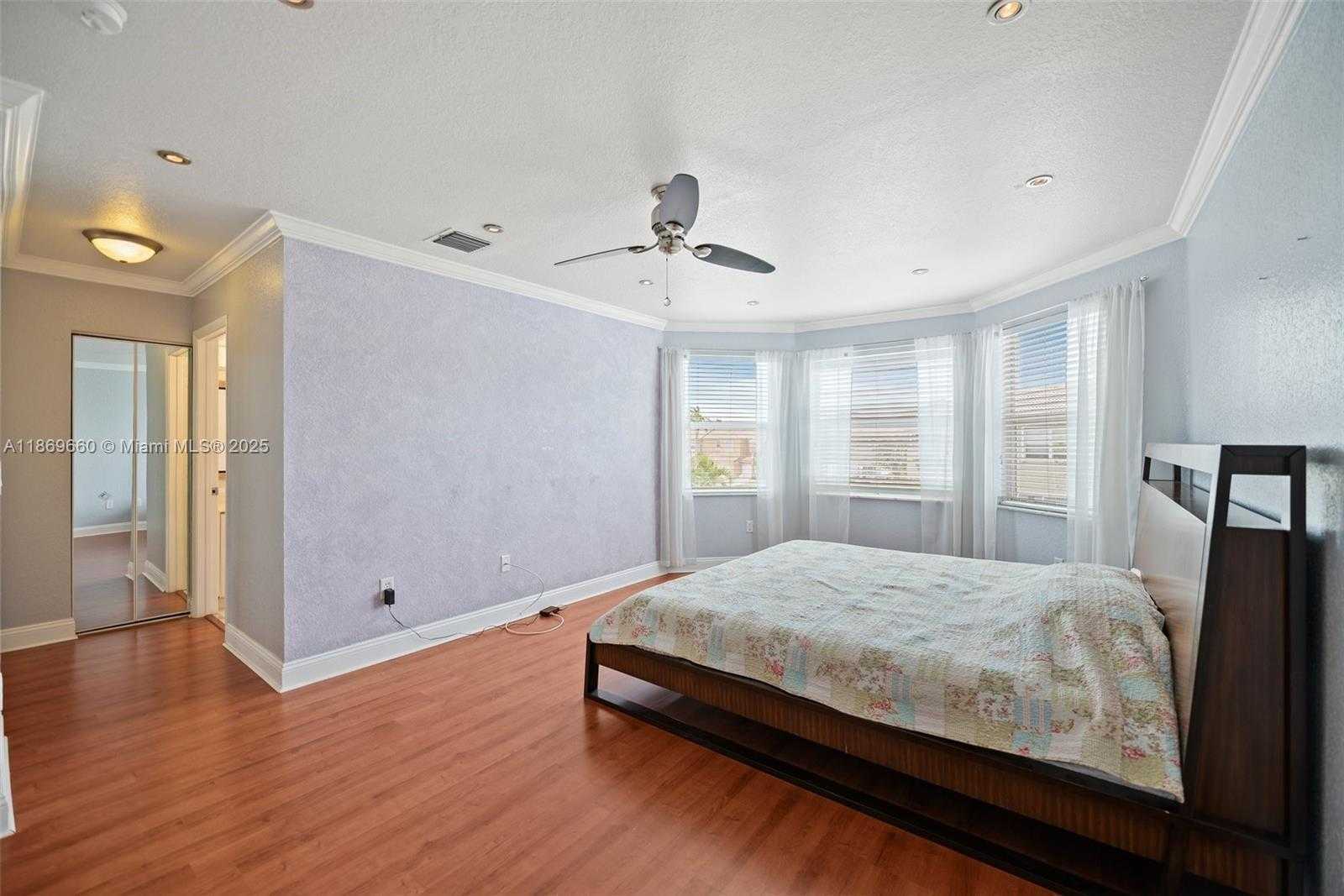 Small Image of 15376 NORTH WEST 14TH MNR, Pembroke Pines Number 24