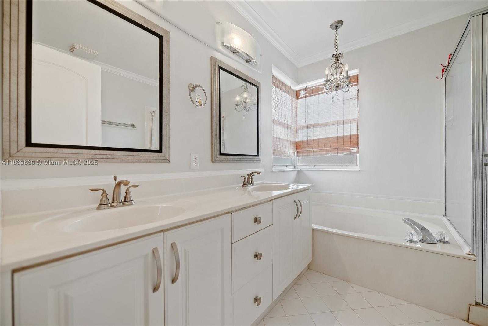 Small Image of 15376 NORTH WEST 14TH MNR, Pembroke Pines Number 25