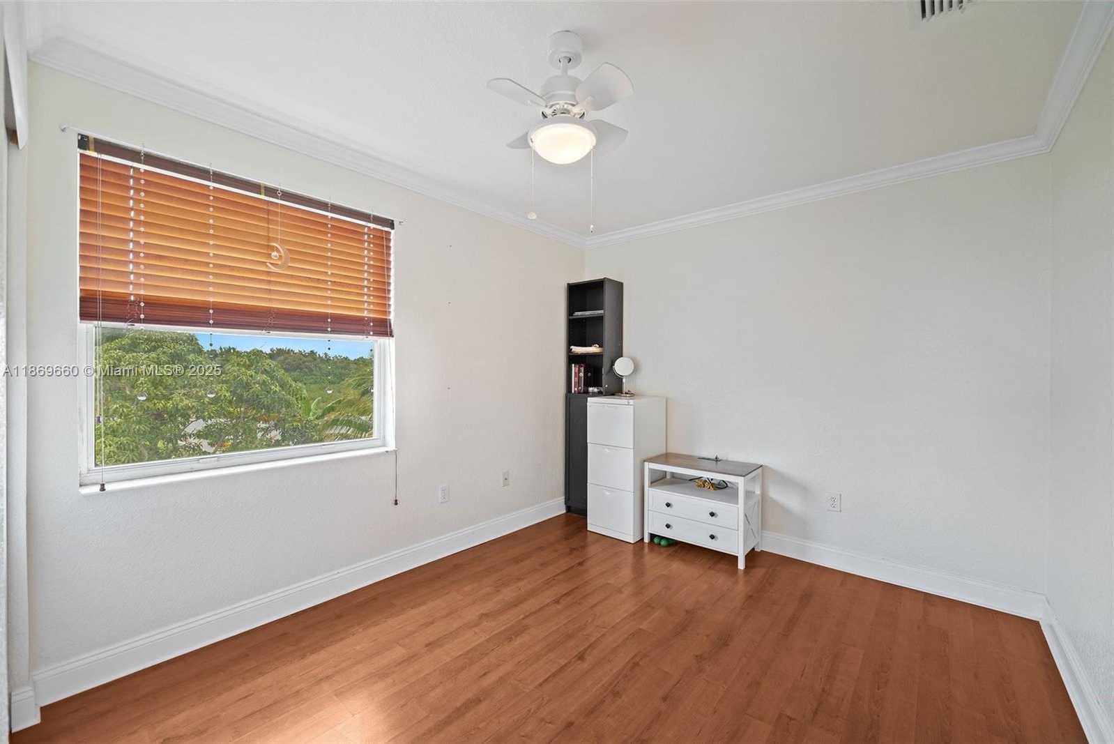 Small Image of 15376 NORTH WEST 14TH MNR, Pembroke Pines Number 28