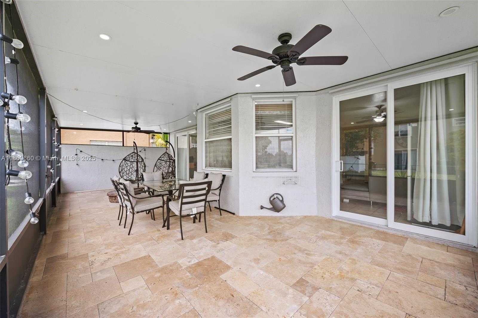 Small Image of 15376 NORTH WEST 14TH MNR, Pembroke Pines Number 33