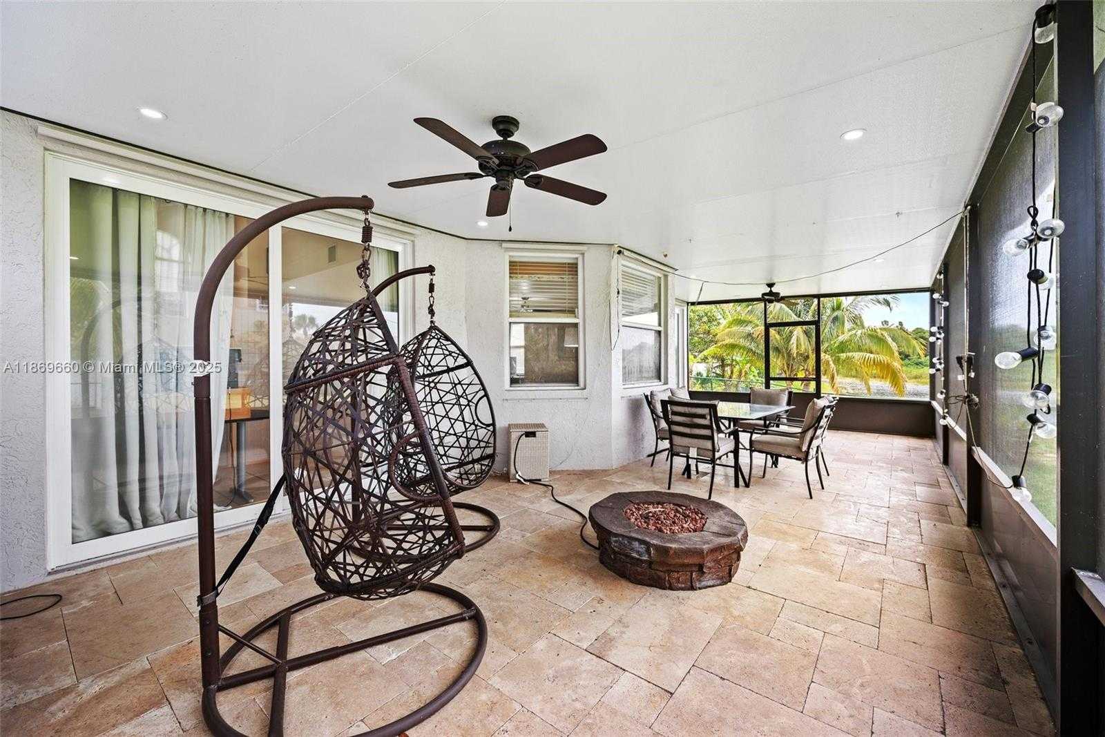 Small Image of 15376 NORTH WEST 14TH MNR, Pembroke Pines Number 34