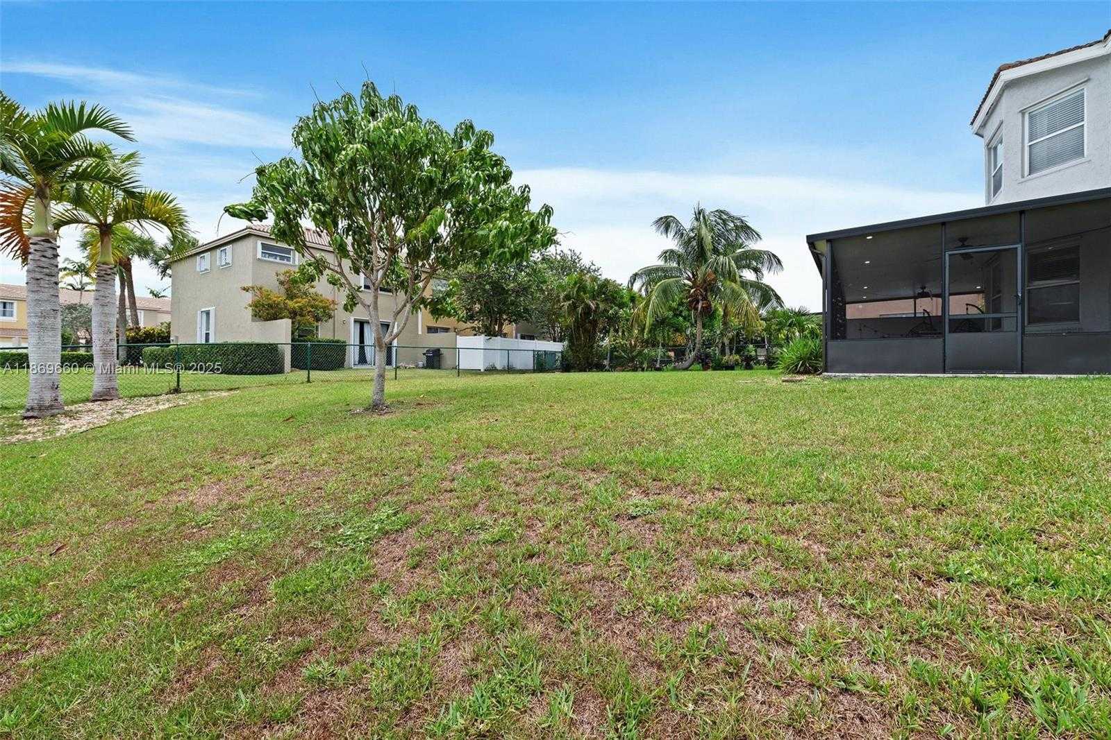 Small Image of 15376 NORTH WEST 14TH MNR, Pembroke Pines Number 35