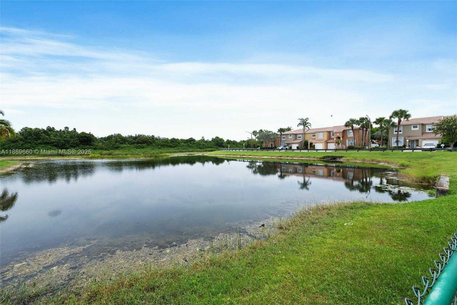 Small Image of 15376 NORTH WEST 14TH MNR, Pembroke Pines Number 36