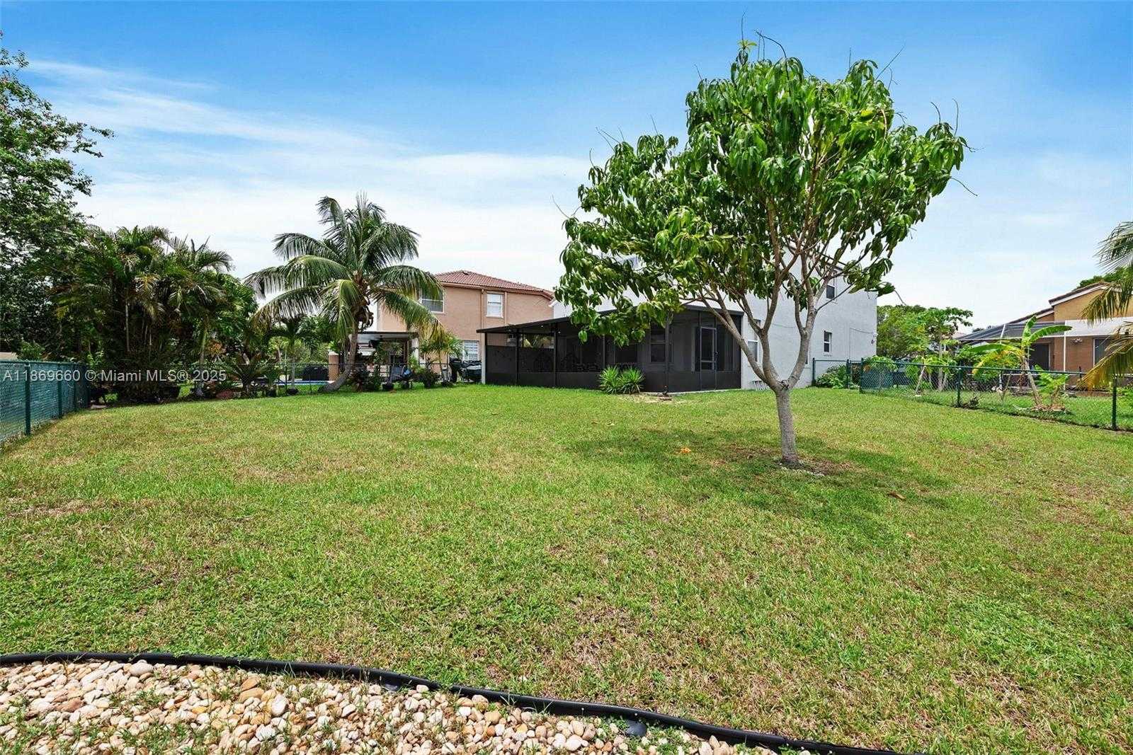 Small Image of 15376 NORTH WEST 14TH MNR, Pembroke Pines Number 37