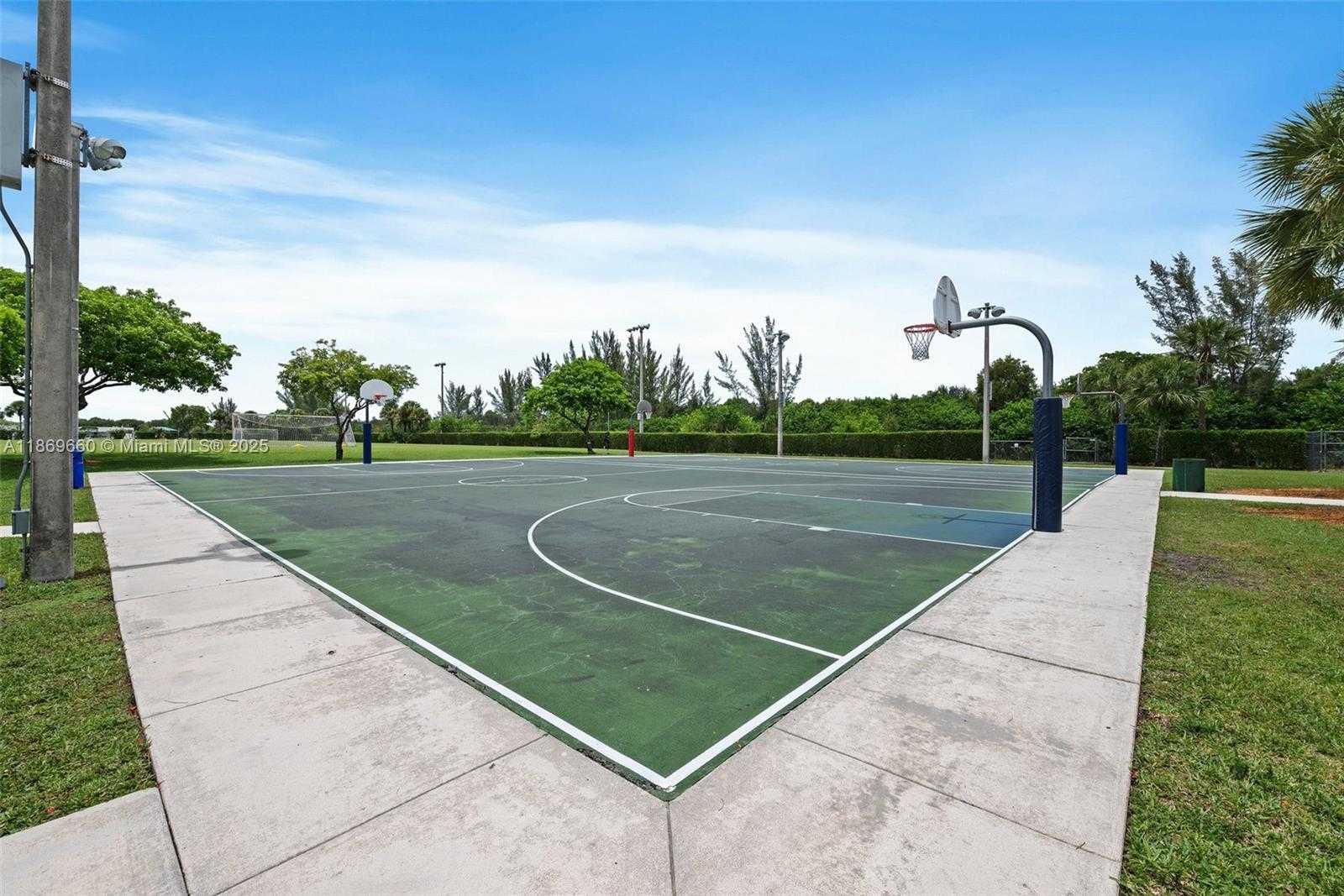Small Image of 15376 NORTH WEST 14TH MNR, Pembroke Pines Number 42