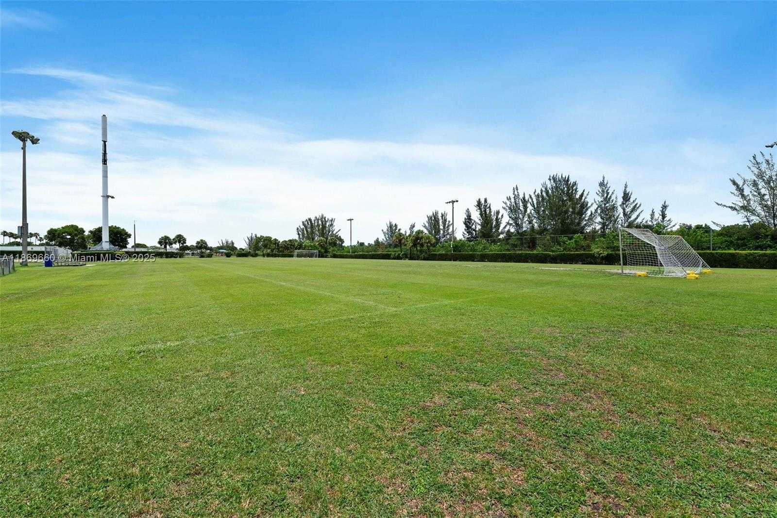Small Image of 15376 NORTH WEST 14TH MNR, Pembroke Pines Number 43